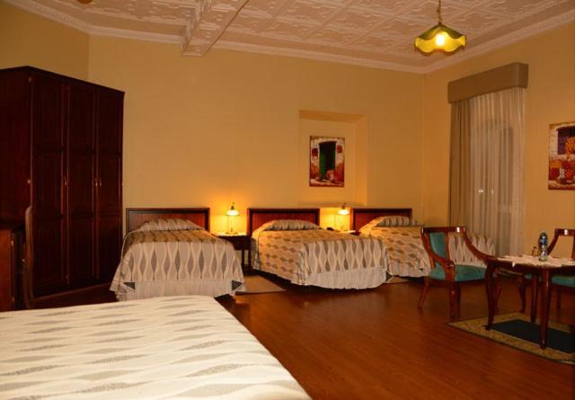 Hotel La Casona กูเอ็งกา ภายนอก รูปภาพ