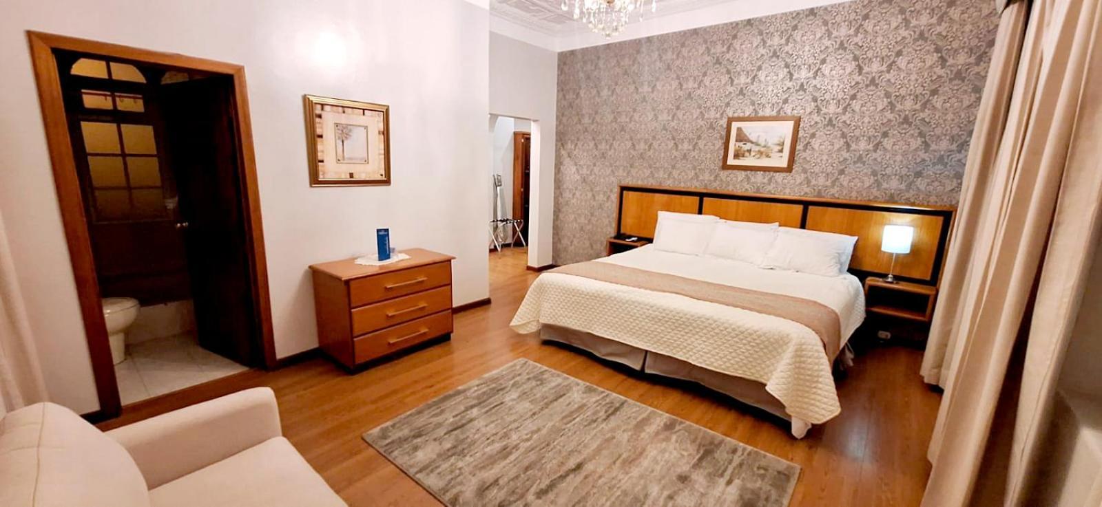 Hotel La Casona กูเอ็งกา ภายนอก รูปภาพ