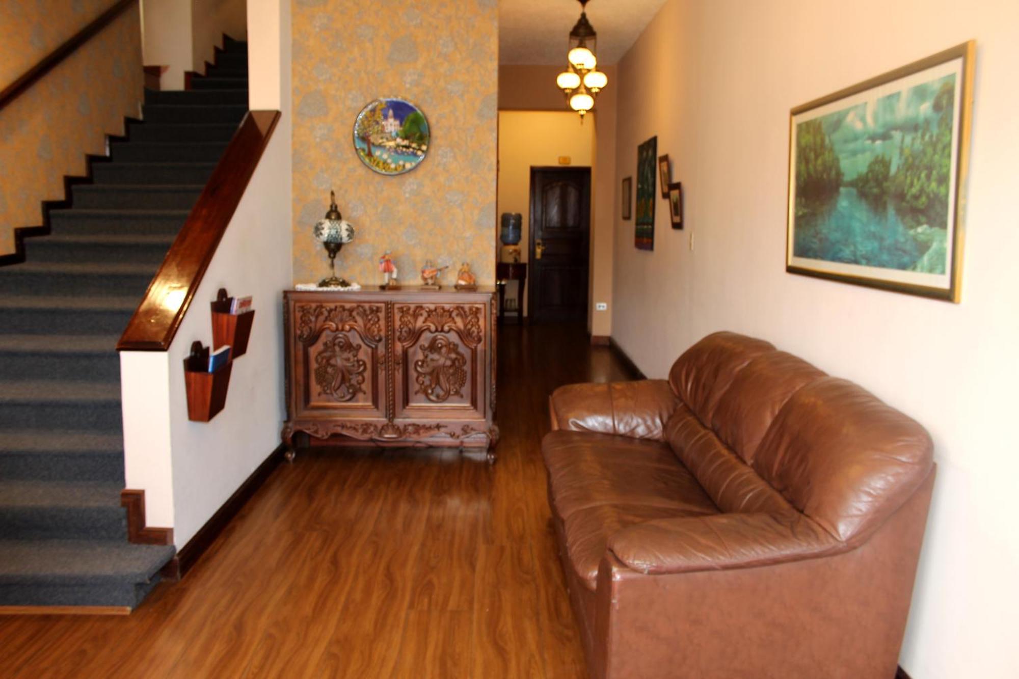 Hotel La Casona กูเอ็งกา ภายนอก รูปภาพ