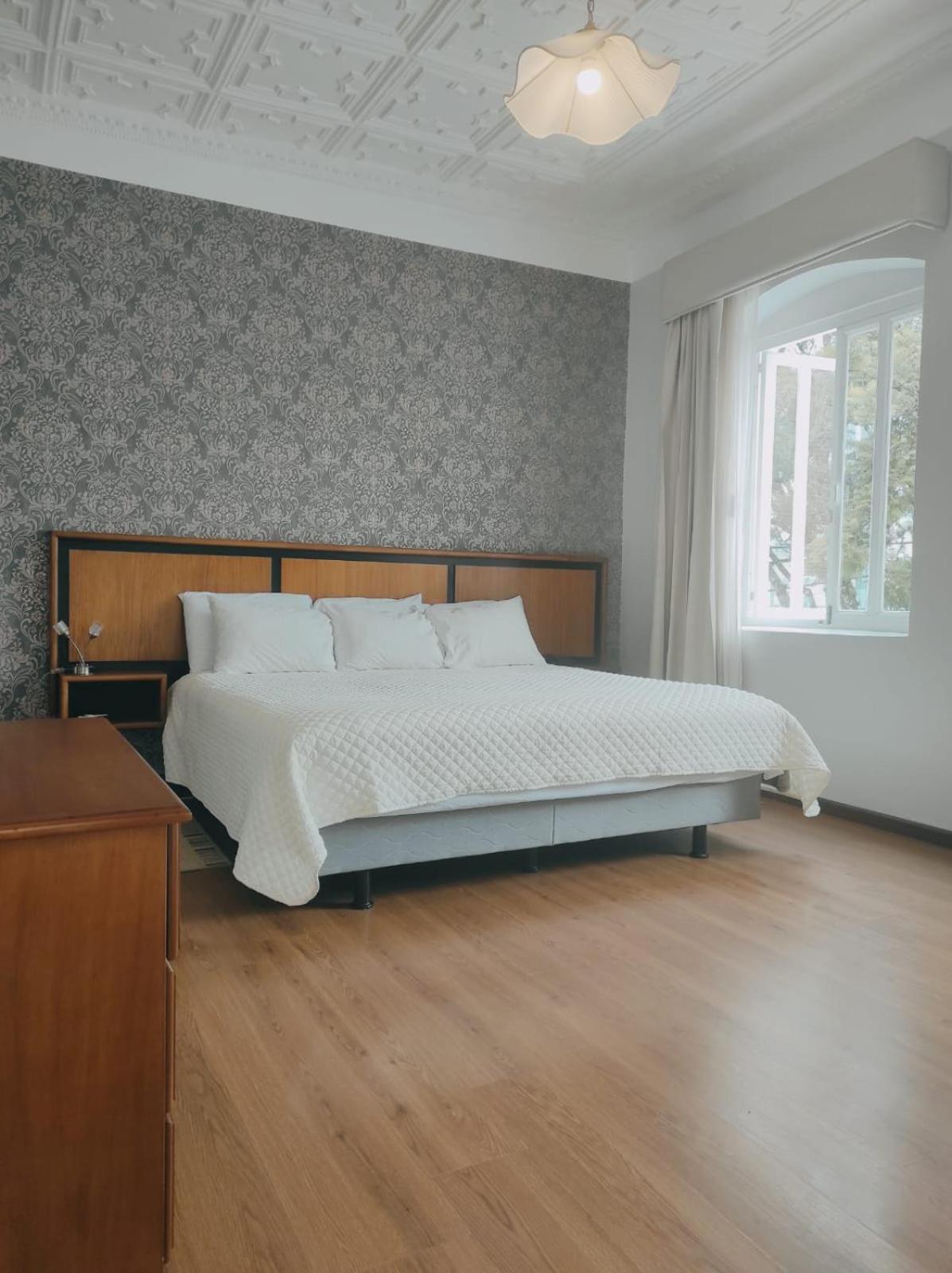 Hotel La Casona กูเอ็งกา ภายนอก รูปภาพ