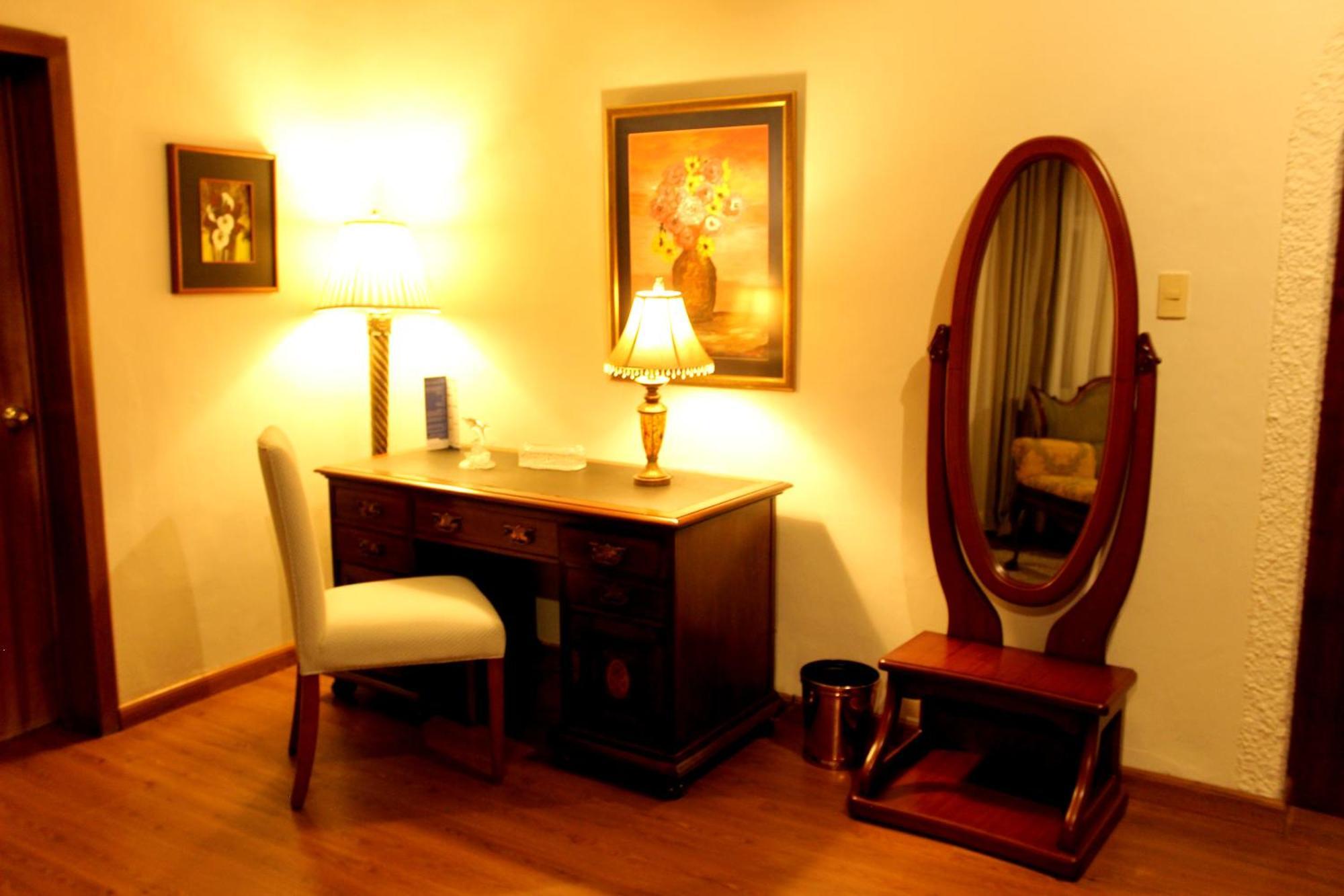 Hotel La Casona กูเอ็งกา ภายนอก รูปภาพ