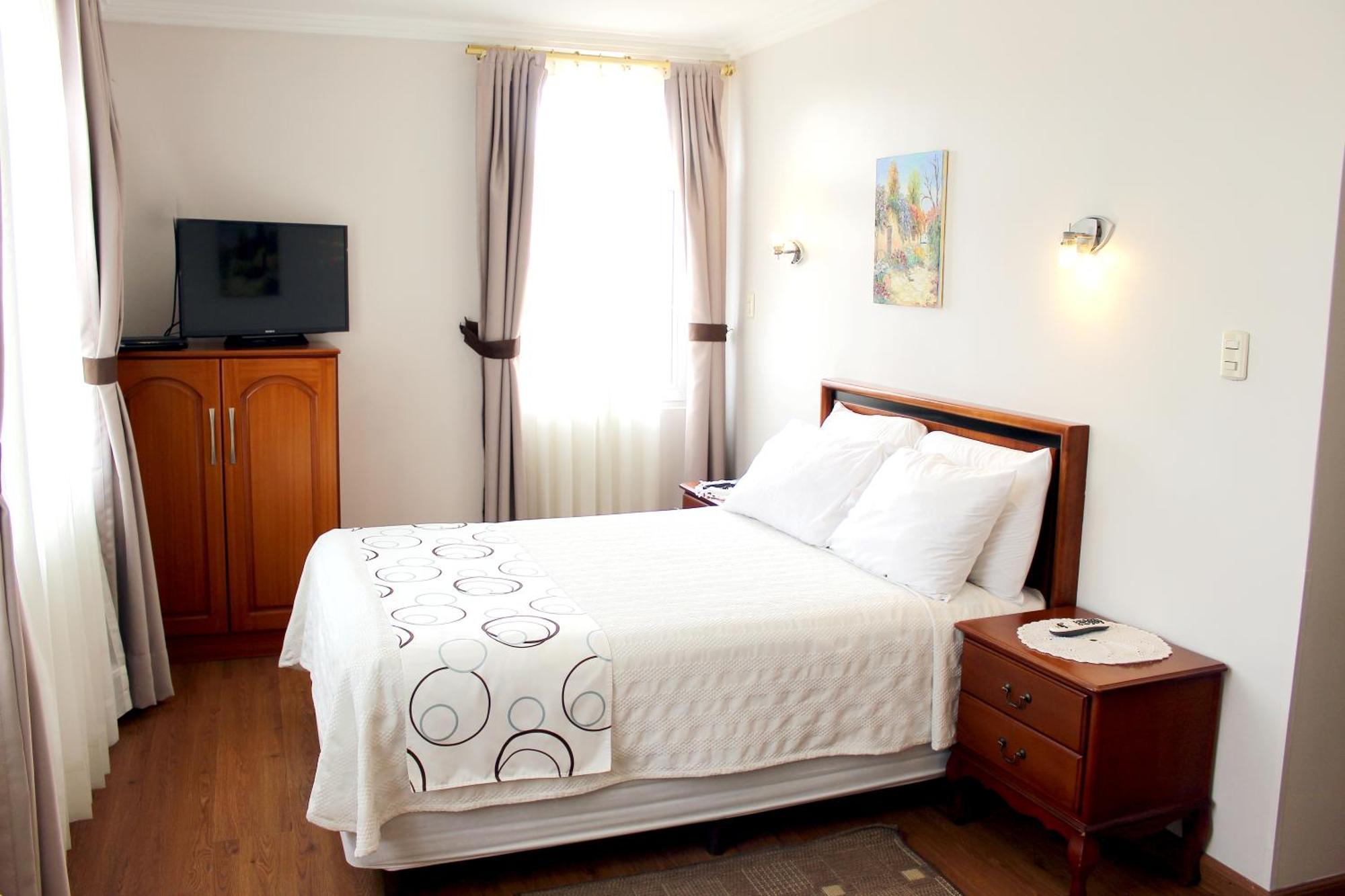 Hotel La Casona กูเอ็งกา ภายนอก รูปภาพ