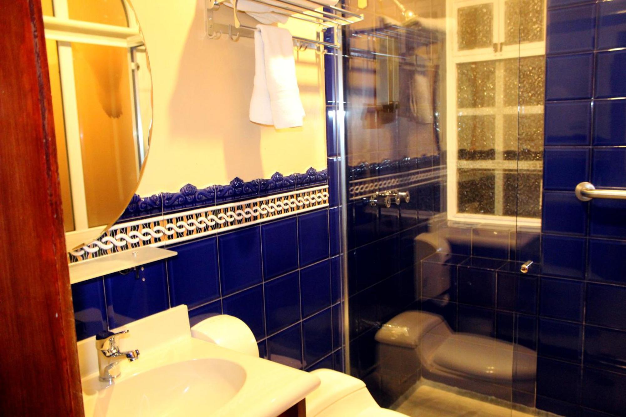 Hotel La Casona กูเอ็งกา ภายนอก รูปภาพ