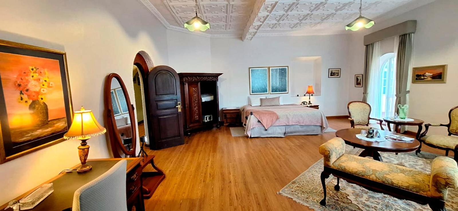 Hotel La Casona กูเอ็งกา ภายนอก รูปภาพ