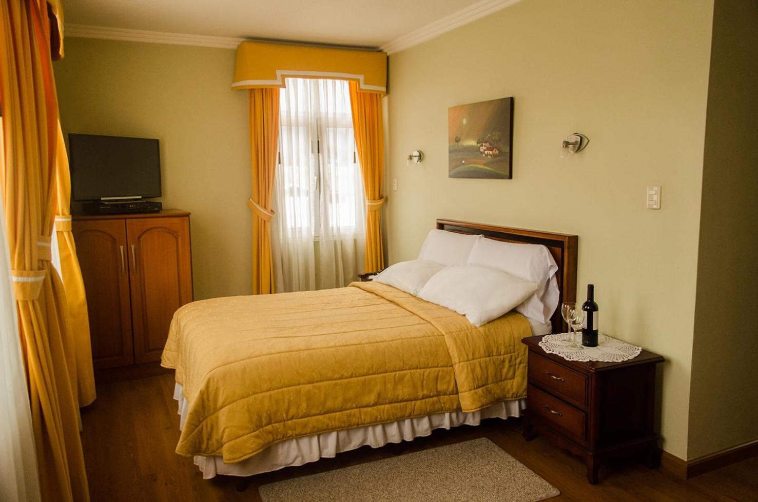 Hotel La Casona กูเอ็งกา ภายนอก รูปภาพ