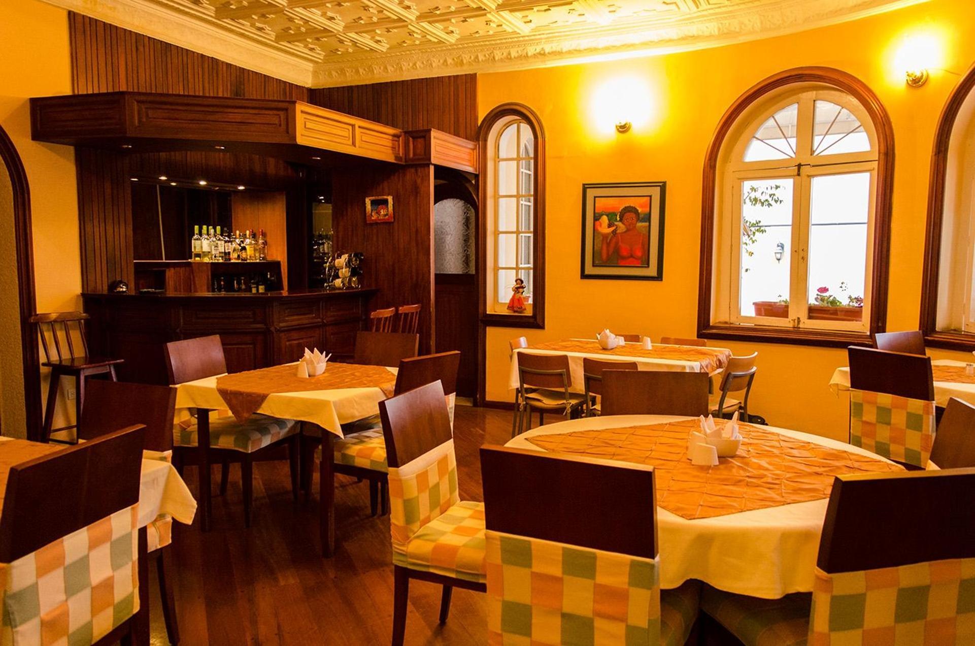 Hotel La Casona กูเอ็งกา ภายนอก รูปภาพ