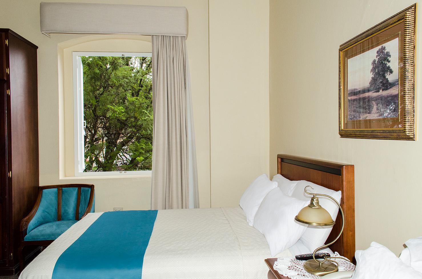 Hotel La Casona กูเอ็งกา ภายนอก รูปภาพ