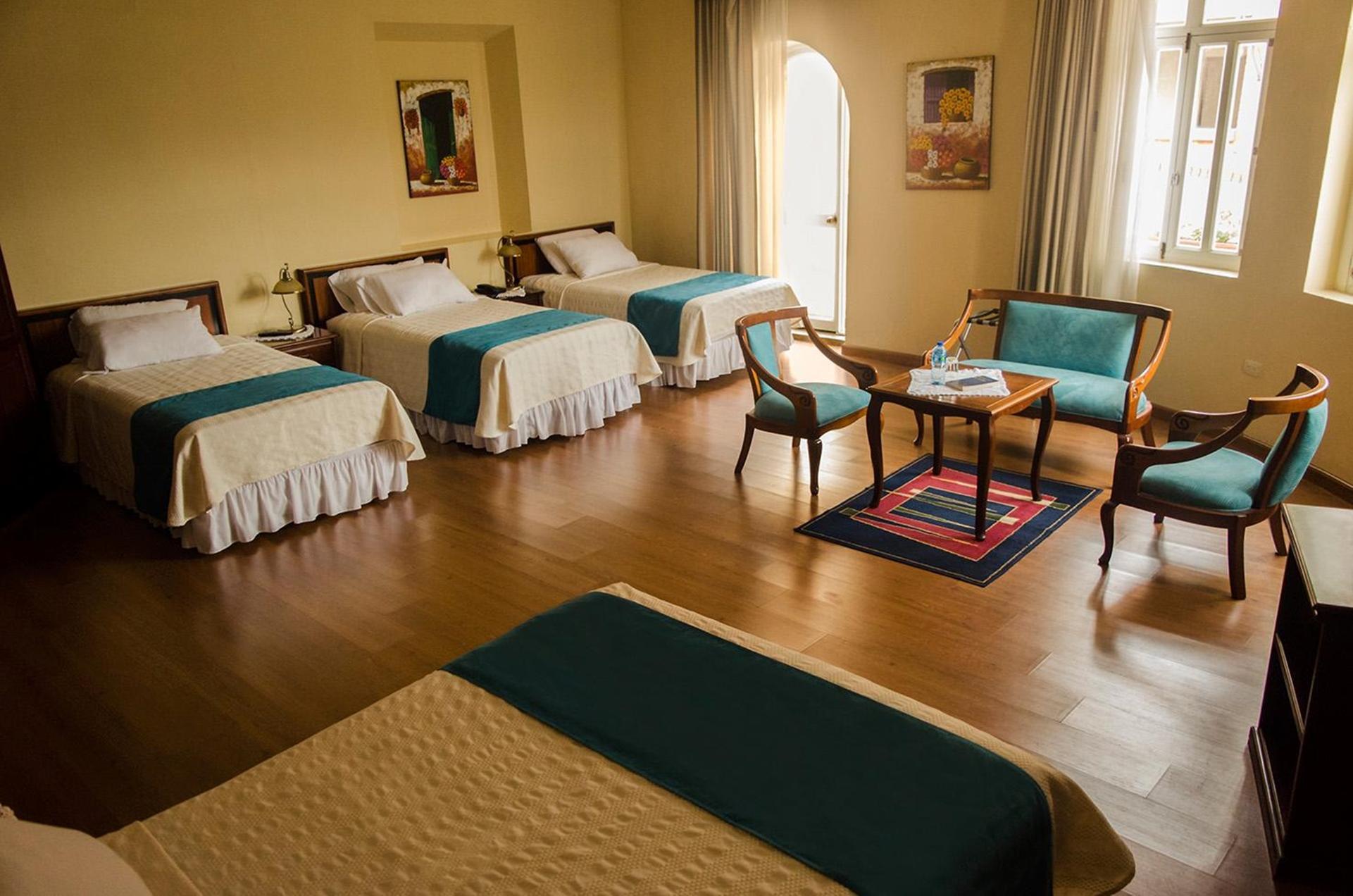 Hotel La Casona กูเอ็งกา ภายนอก รูปภาพ