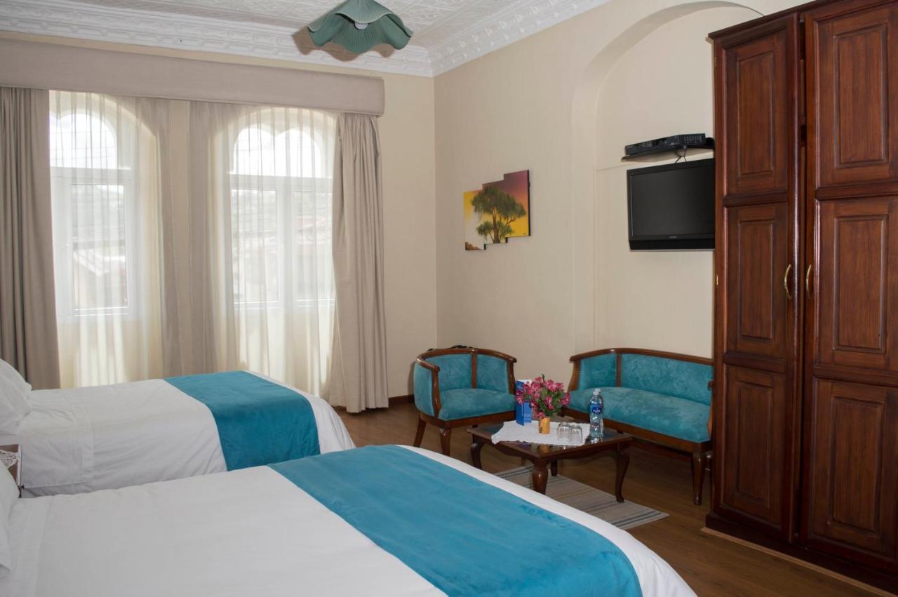 Hotel La Casona กูเอ็งกา ภายนอก รูปภาพ