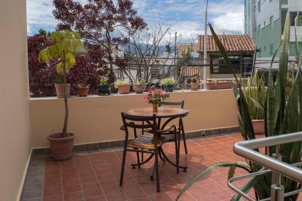 Hotel La Casona กูเอ็งกา ภายนอก รูปภาพ